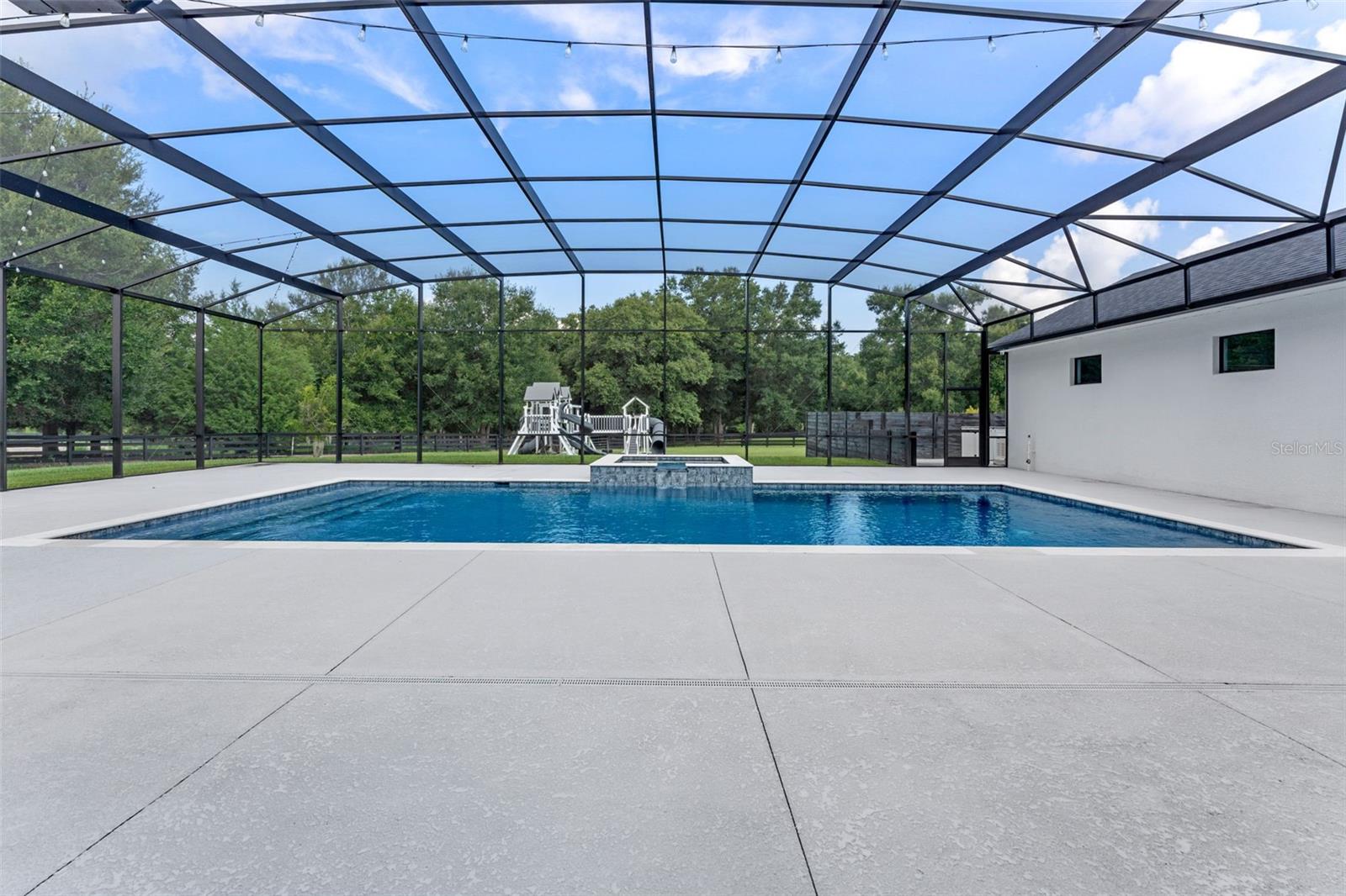 Eustis, Florida, 32736, United States, 4 Bedrooms Bedrooms, ,5 BathroomsBathrooms,Residential,Active,1929677