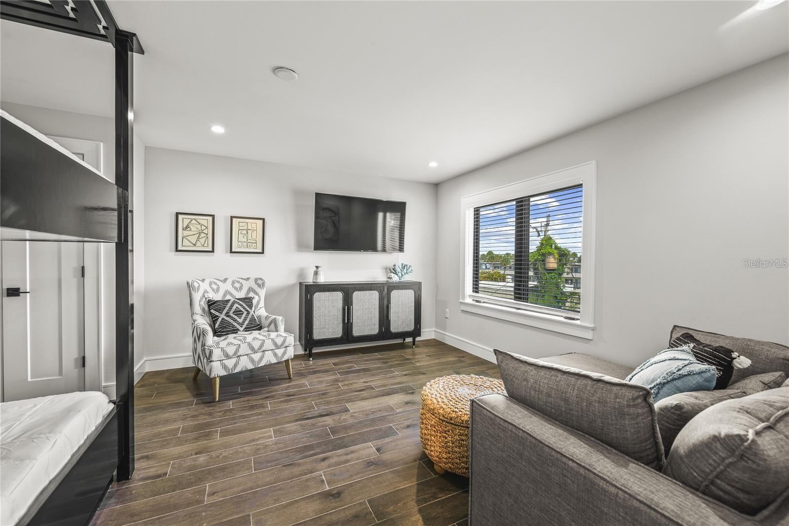 Sarasota, Florida, 34236, United States, 6 Bedrooms Bedrooms, ,8 BathroomsBathrooms,Residential,Active,1773155