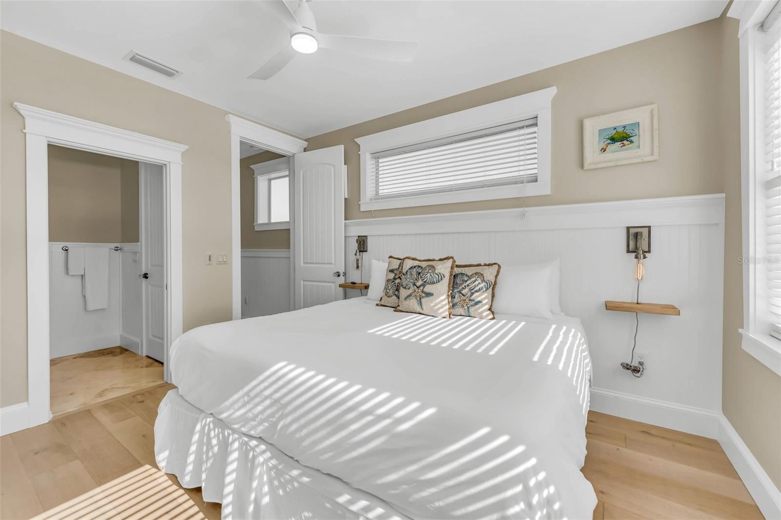 Holmes Beach, Florida, 34217, United States, 5 Bedrooms Bedrooms, ,5 BathroomsBathrooms,Residential,Active,1907959
