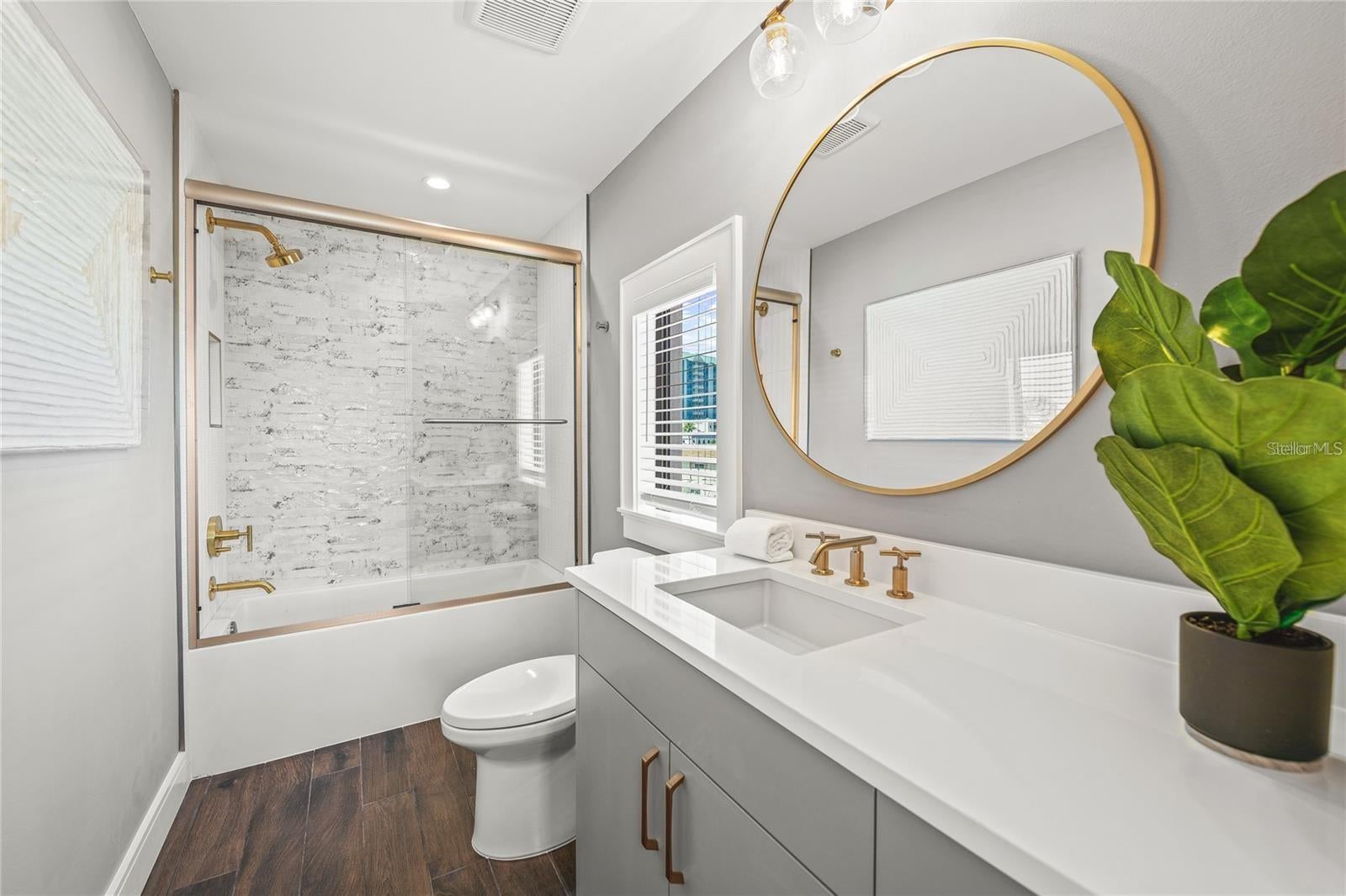 Sarasota, Florida, 34236, United States, 6 Bedrooms Bedrooms, ,8 BathroomsBathrooms,Residential,Active,1773155