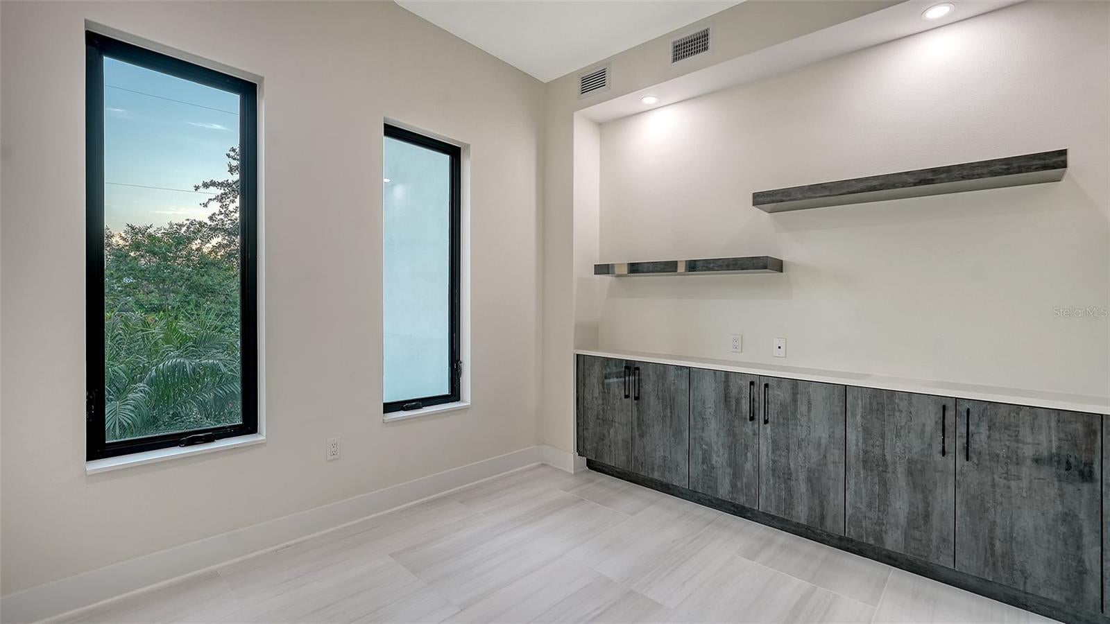 Sarasota, Florida, 34239, United States, ,7 BathroomsBathrooms,Residential,Active,1849492