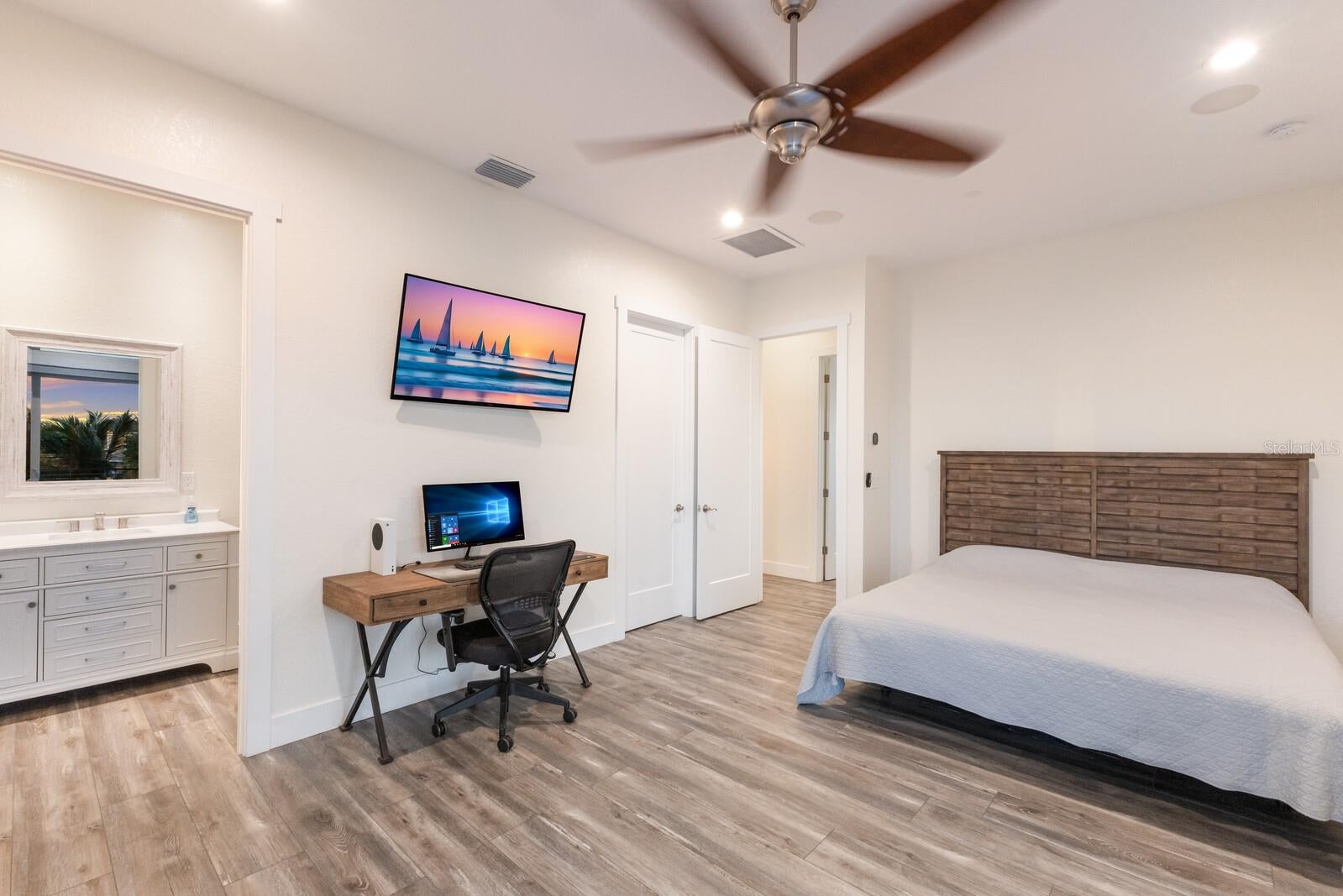 Bradenton, Florida, 34208, United States, ,5 BathroomsBathrooms,Residential,Active,1745633