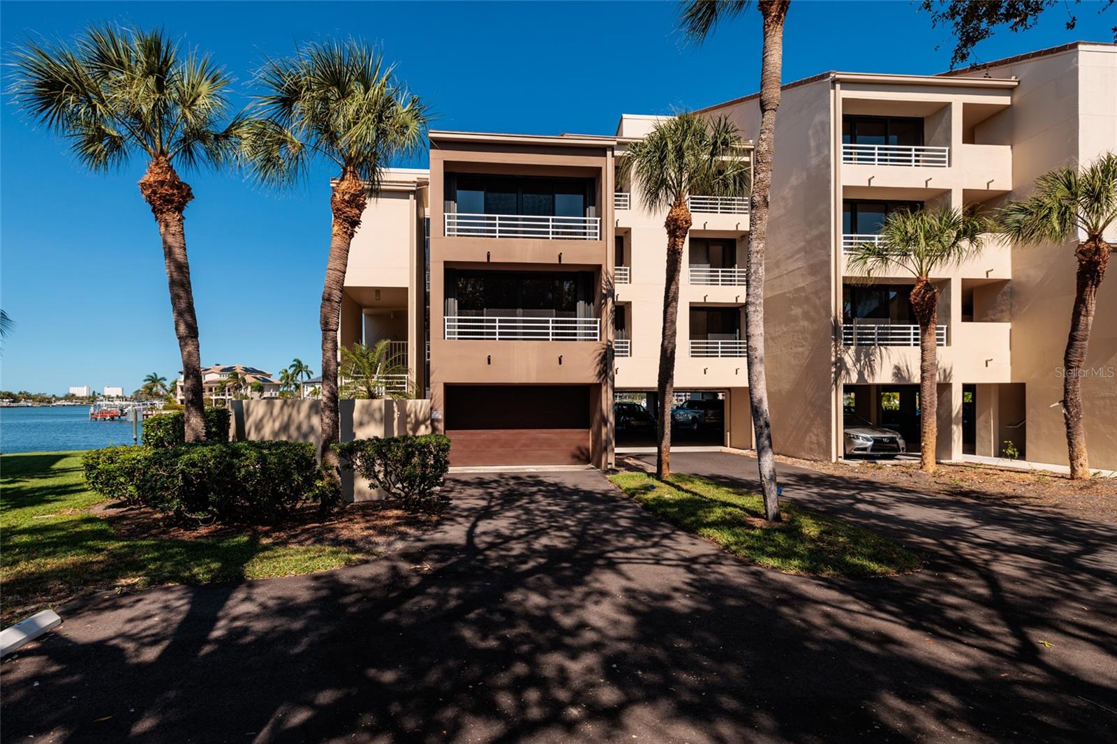 St Petersburg, Florida, 33707, United States, 4 Bedrooms Bedrooms, ,5 BathroomsBathrooms,Residential,Active,1985578