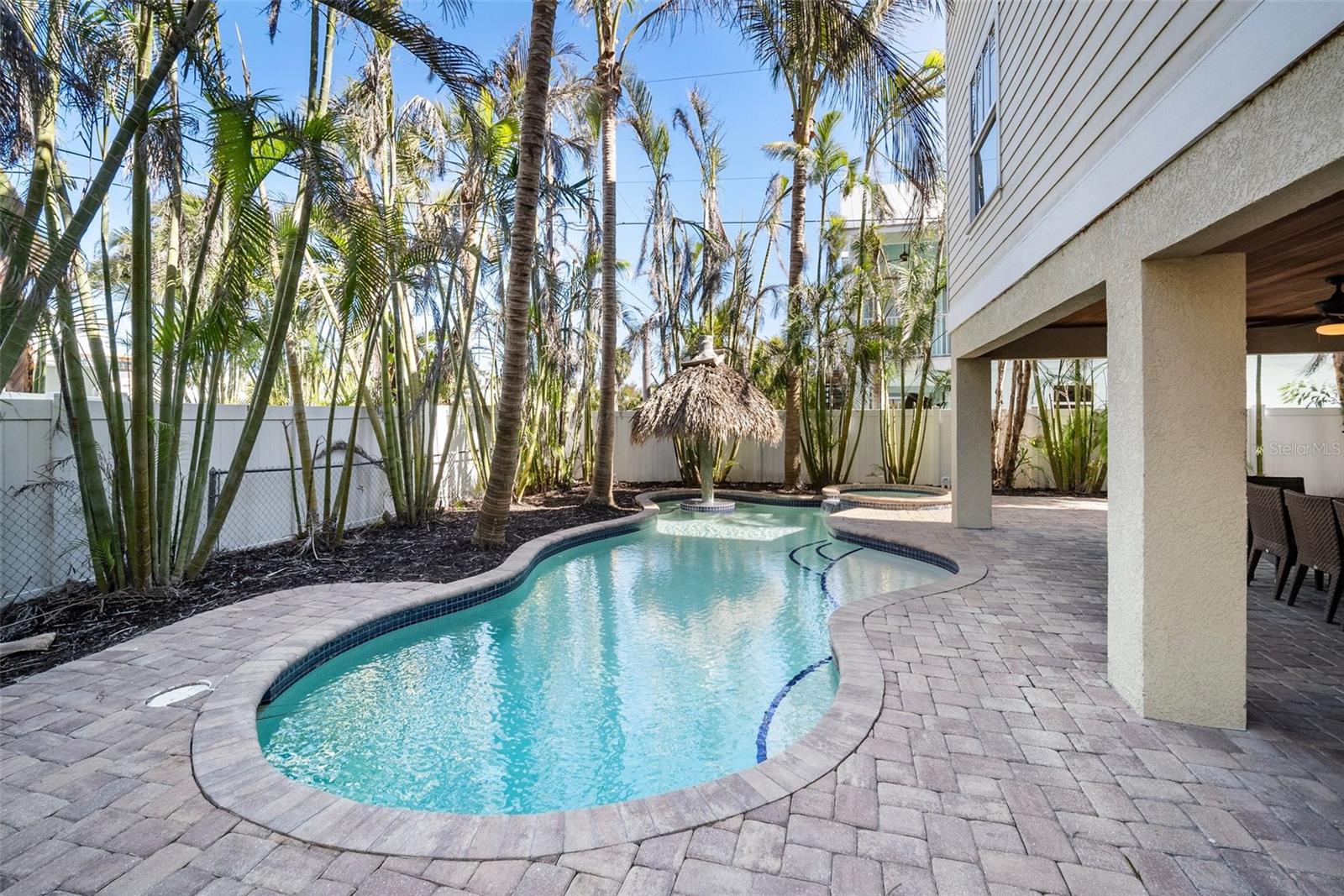 Holmes Beach, Florida, 34217, United States, 6 Bedrooms Bedrooms, ,5 BathroomsBathrooms,Residential,Active,1987273