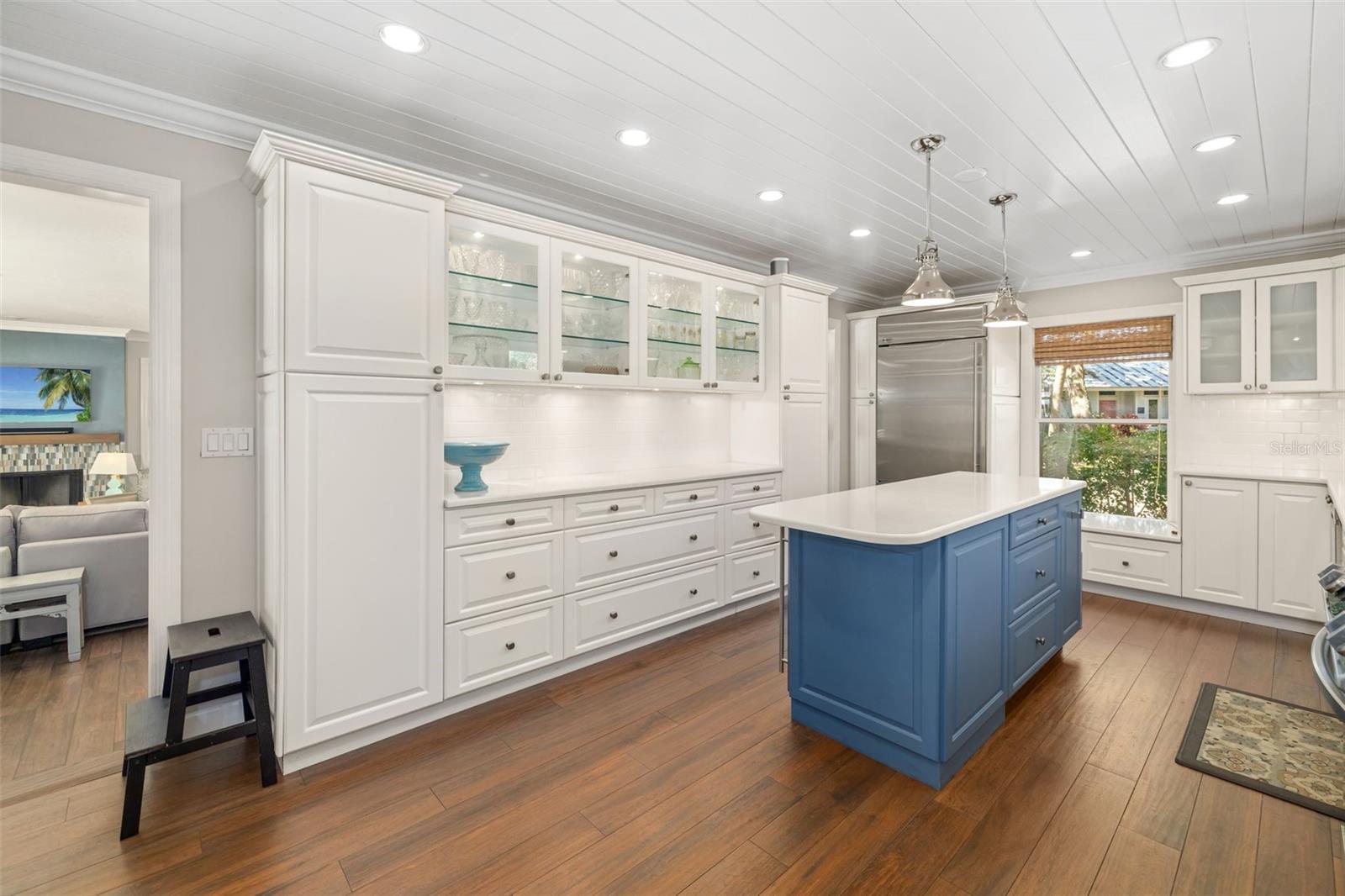 Sarasota, Florida, 34231, United States, 4 Bedrooms Bedrooms, ,4 BathroomsBathrooms,Residential,Active,1999174