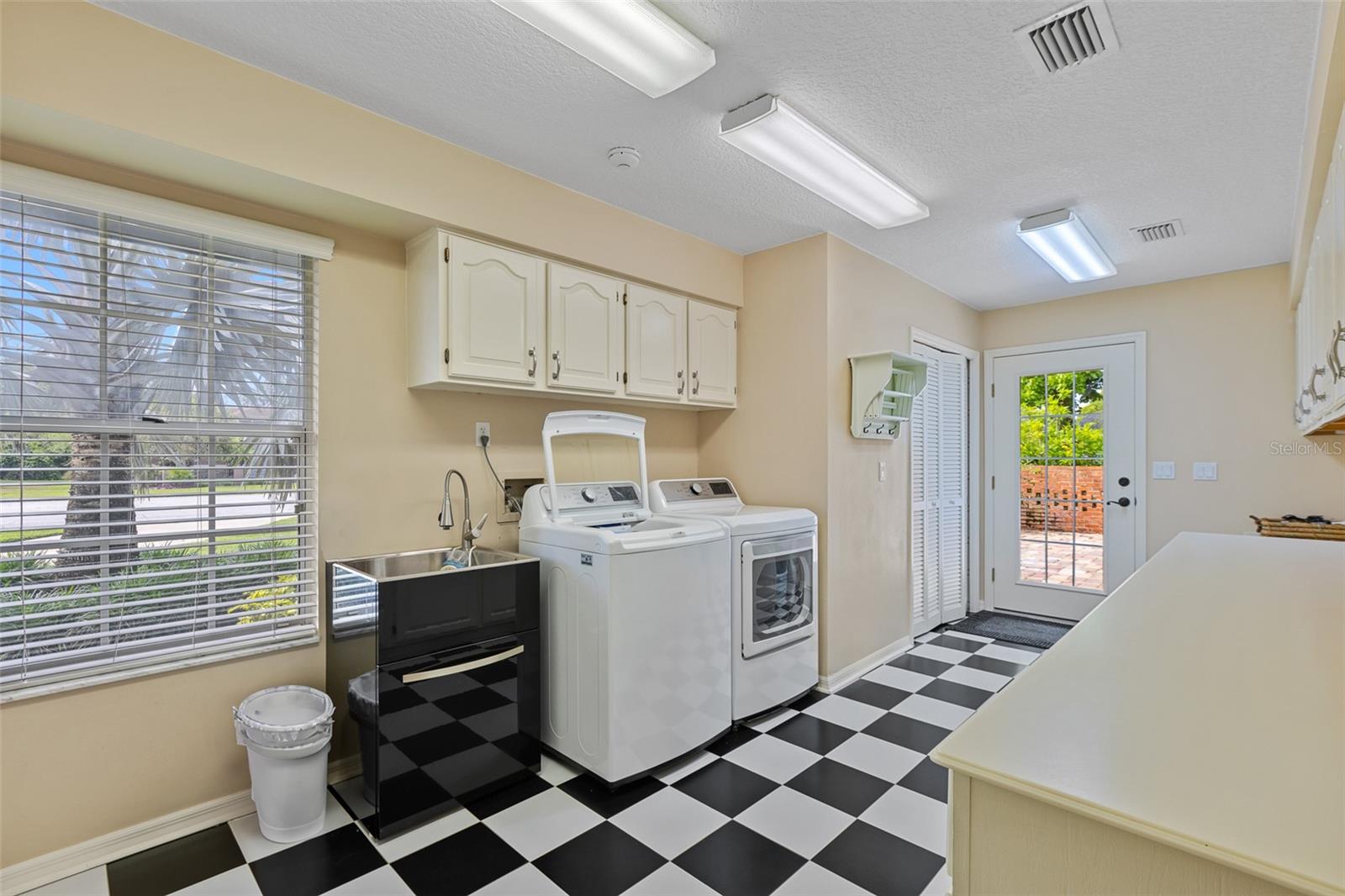 Port Orange, Florida, 32128, United States, 4 Bedrooms Bedrooms, ,6 BathroomsBathrooms,Residential,Active,1797944