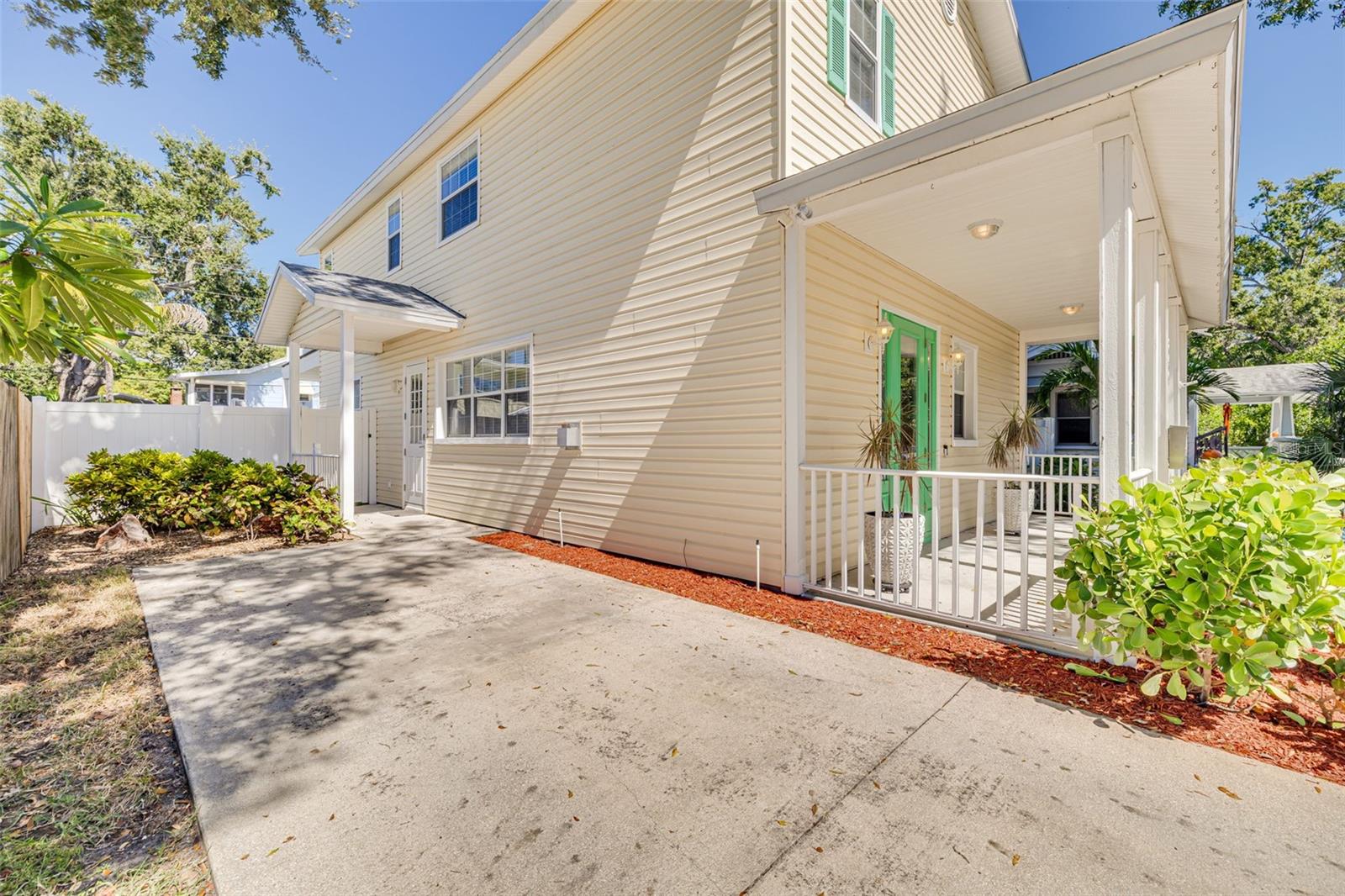 St Petersburg, Florida, 33704, United States, 4 Bedrooms Bedrooms, ,3 BathroomsBathrooms,Residential,Active,1968367