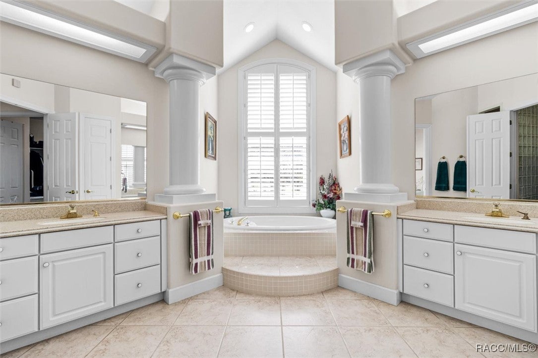 Lecanto, Florida, 34461, United States, 4 Bedrooms Bedrooms, ,4 BathroomsBathrooms,Residential,Active,1945237