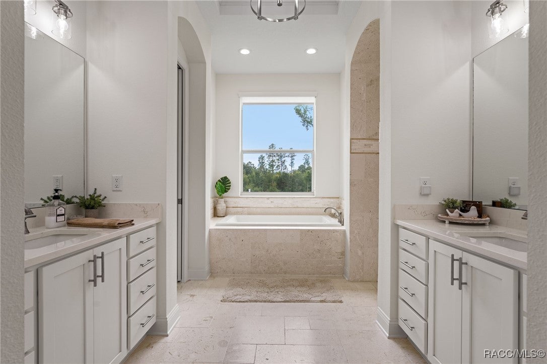 Homosassa, Florida, 34446, United States, 4 Bedrooms Bedrooms, ,4 BathroomsBathrooms,Residential,Active,1909872