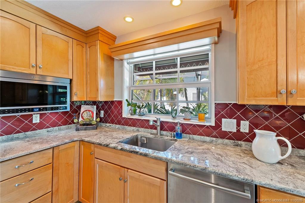 Stuart, Florida, 34997, United States, 3 Bedrooms Bedrooms, ,4 BathroomsBathrooms,Residential,Active,1993675