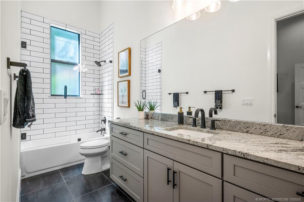 Jensen Beach, Florida, 34957, United States, 4 Bedrooms Bedrooms, ,5 BathroomsBathrooms,Residential,Active,1954333