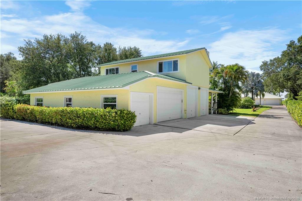 Jensen Beach, Florida, 34957, United States, 2 Bedrooms Bedrooms, ,3 BathroomsBathrooms,Residential,Active,1936446