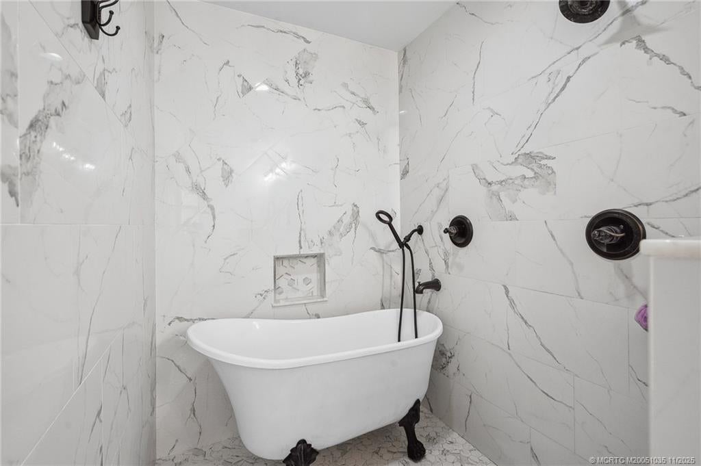 Palm City, Florida, 34990, United States, 5 Bedrooms Bedrooms, ,3 BathroomsBathrooms,Residential,Active,1862879