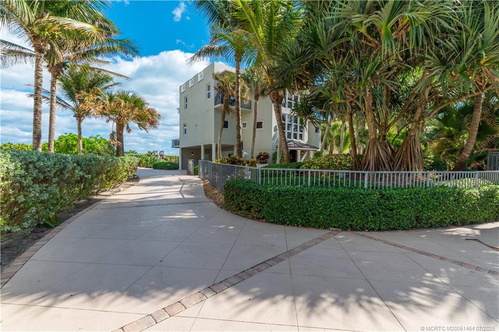 Jensen Beach, Florida, 34957, United States, ,5 BathroomsBathrooms,Residential,Active,1894216