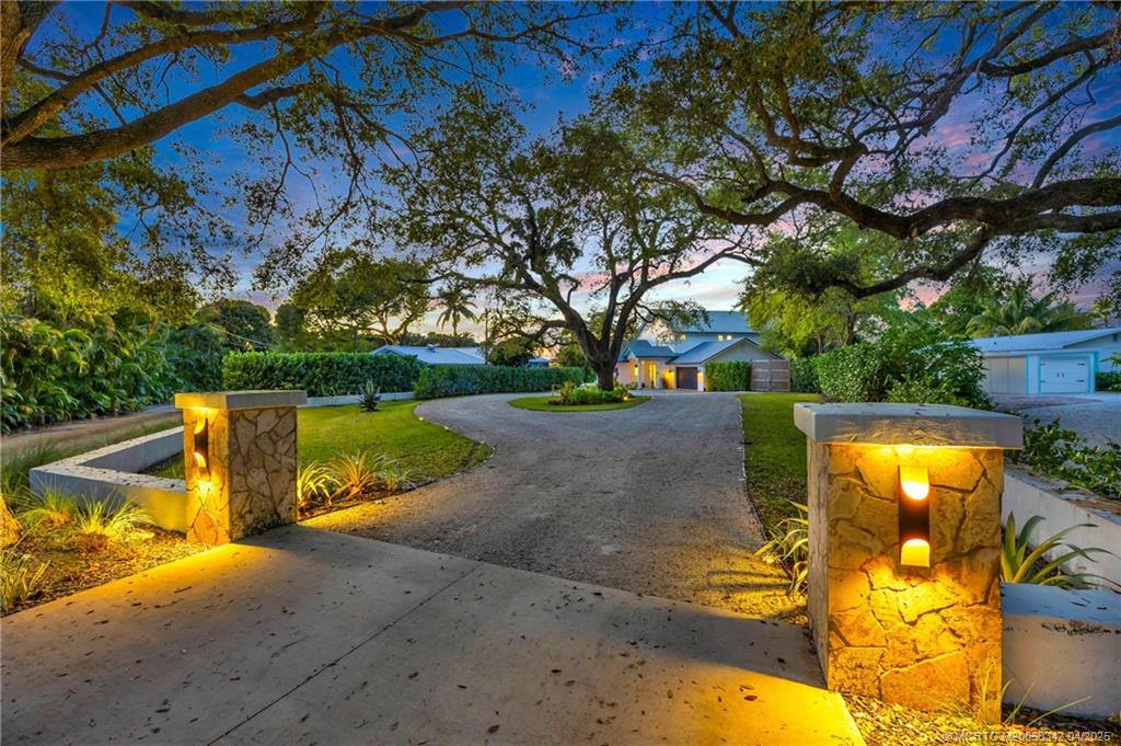 Stuart, Florida, 34994, United States, 4 Bedrooms Bedrooms, ,3 BathroomsBathrooms,Residential,Active,1782771