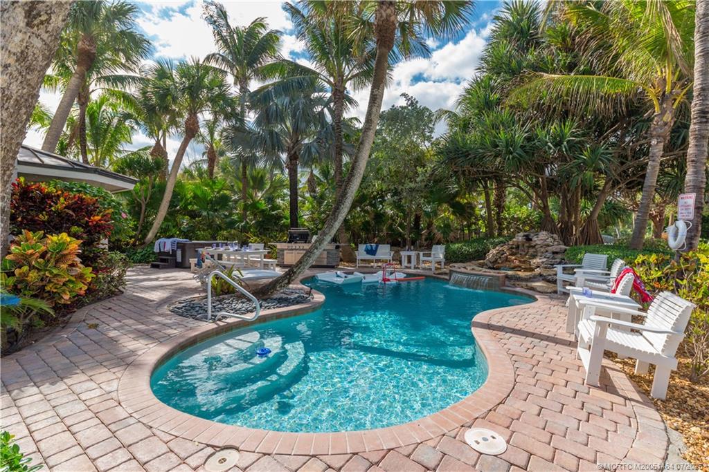 Jensen Beach, Florida, 34957, United States, ,5 BathroomsBathrooms,Residential,Active,1894216