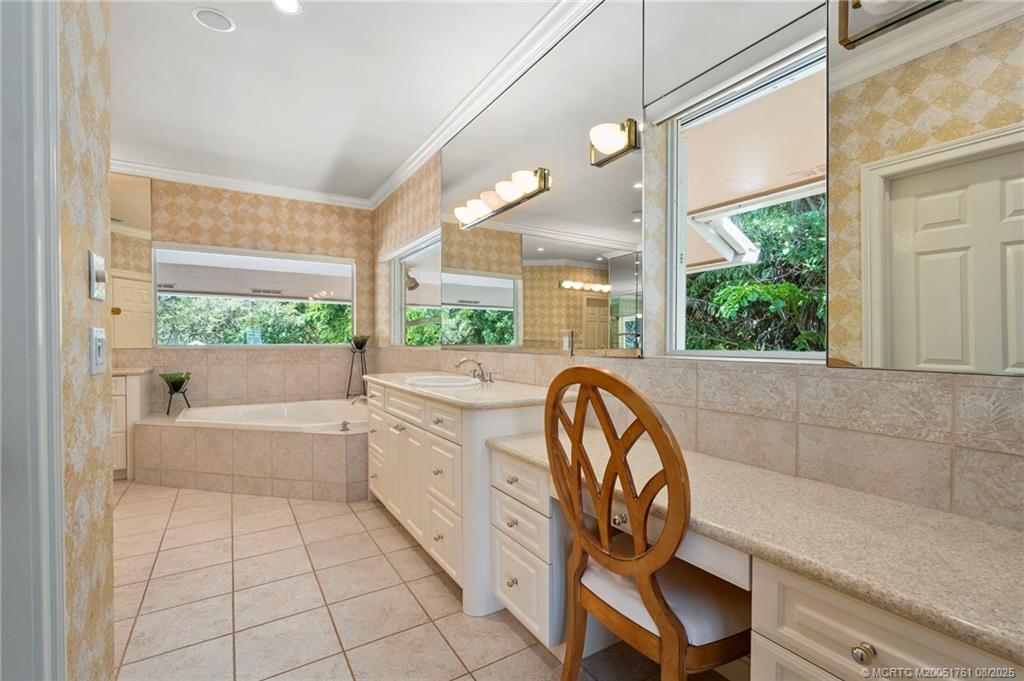 Stuart, Florida, 34996, United States, 5 Bedrooms Bedrooms, ,4 BathroomsBathrooms,Residential,Active,1914638