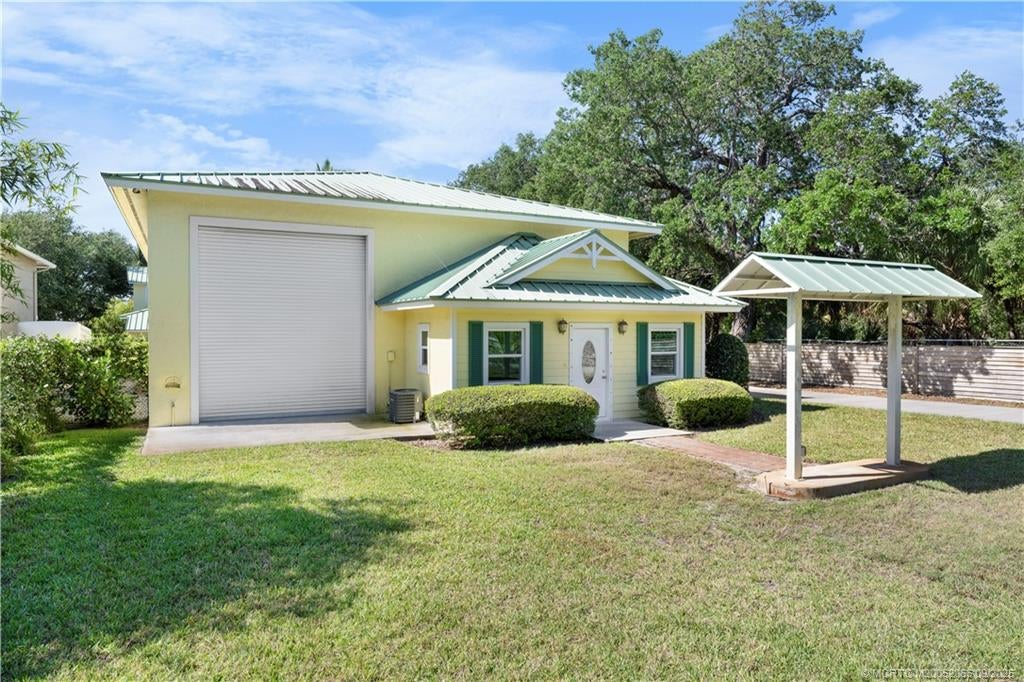 Jensen Beach, Florida, 34957, United States, 2 Bedrooms Bedrooms, ,3 BathroomsBathrooms,Residential,Active,1936446