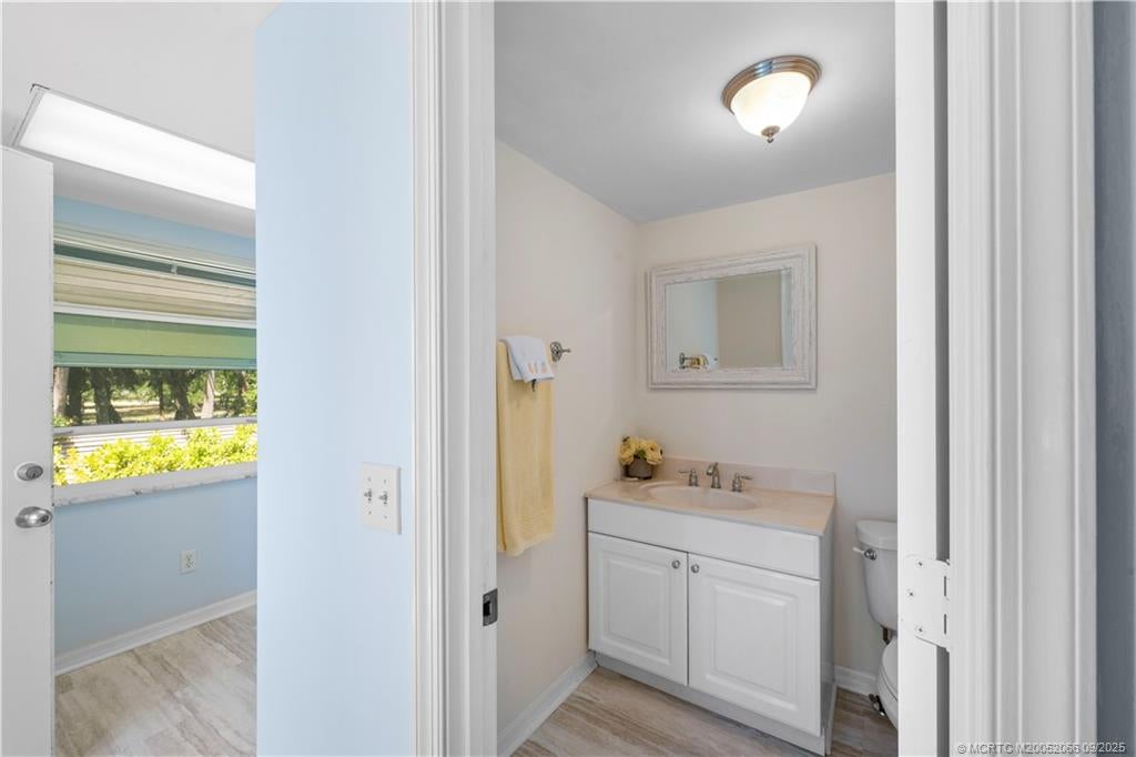 Jensen Beach, Florida, 34957, United States, 2 Bedrooms Bedrooms, ,3 BathroomsBathrooms,Residential,Active,1936446