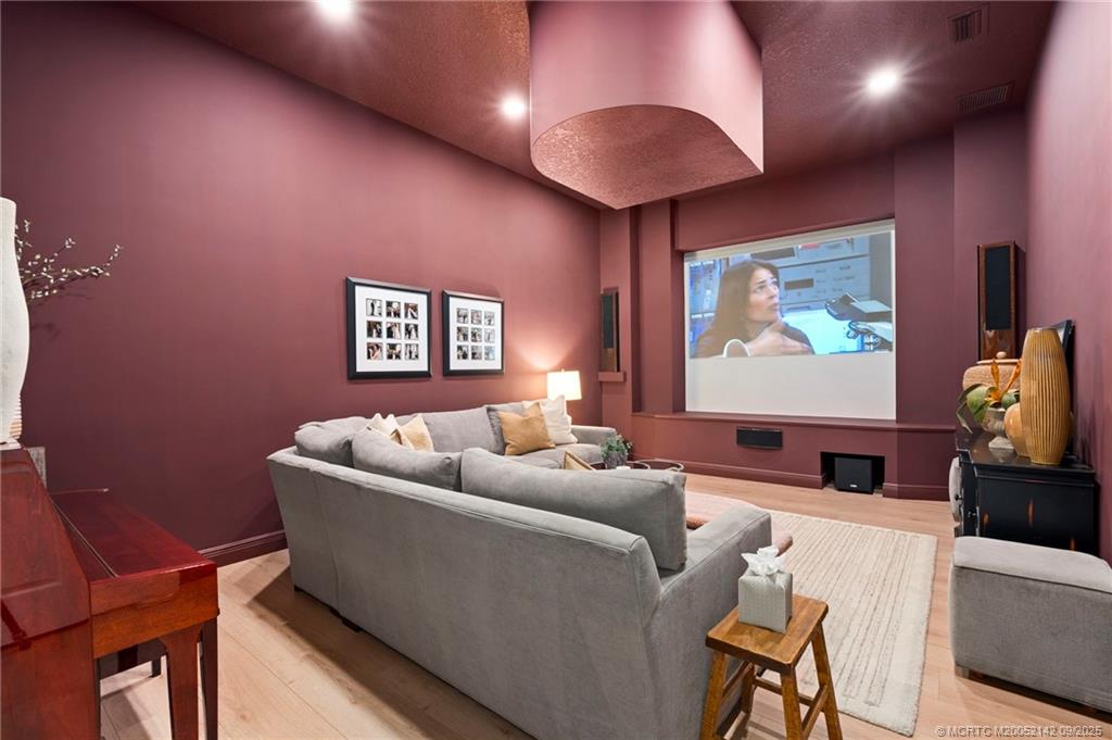 Jensen Beach, Florida, 34957, United States, 4 Bedrooms Bedrooms, ,5 BathroomsBathrooms,Residential,Active,1945068