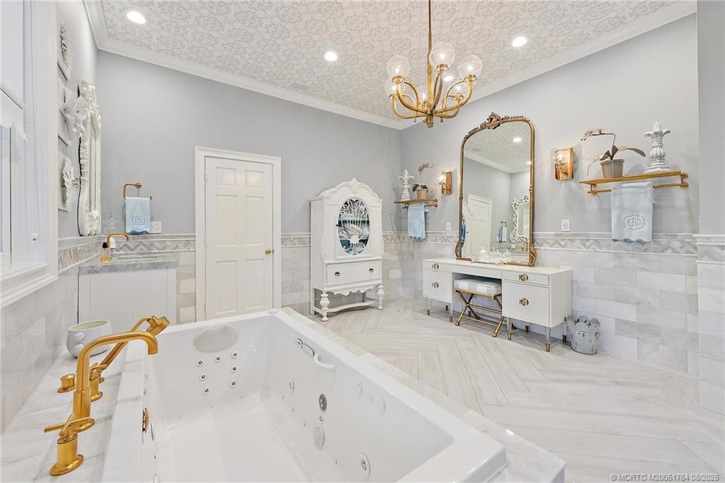Palm City, Florida, 34990, United States, 5 Bedrooms Bedrooms, ,6 BathroomsBathrooms,Residential,Active,1914928