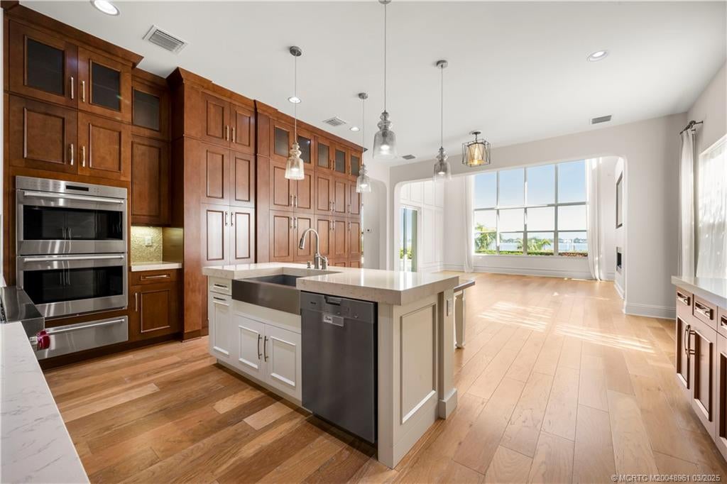 Palm City, Florida, 34990, United States, 5 Bedrooms Bedrooms, ,8 BathroomsBathrooms,Residential,Active,1747378