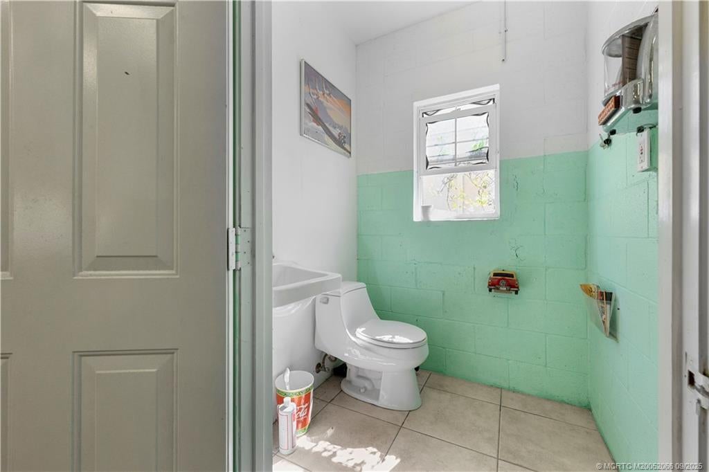 Jensen Beach, Florida, 34957, United States, 2 Bedrooms Bedrooms, ,3 BathroomsBathrooms,Residential,Active,1936446