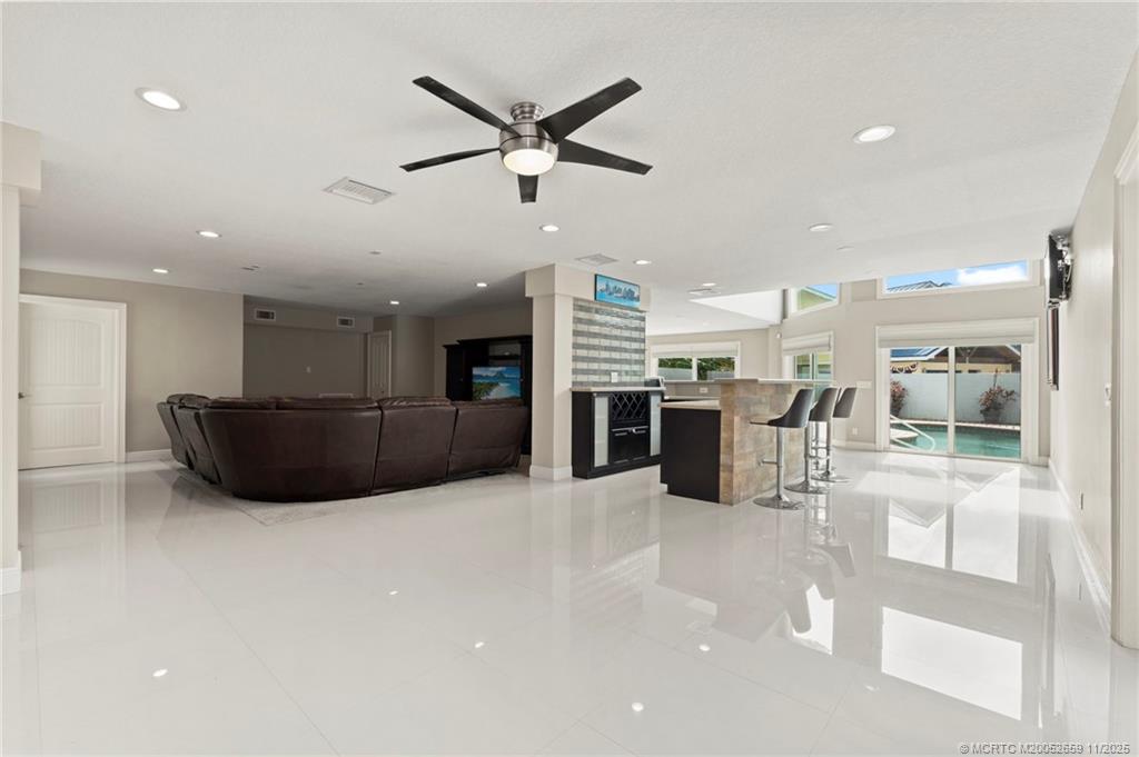 Fort Pierce, Florida, 34949, United States, 5 Bedrooms Bedrooms, ,5 BathroomsBathrooms,Residential,Active,1970957