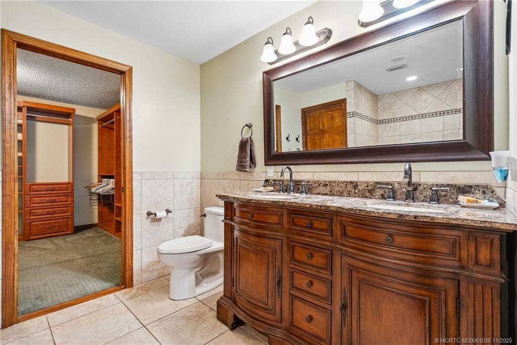 Palm City, Florida, 34990, United States, 5 Bedrooms Bedrooms, ,3 BathroomsBathrooms,Residential,Active,1862879