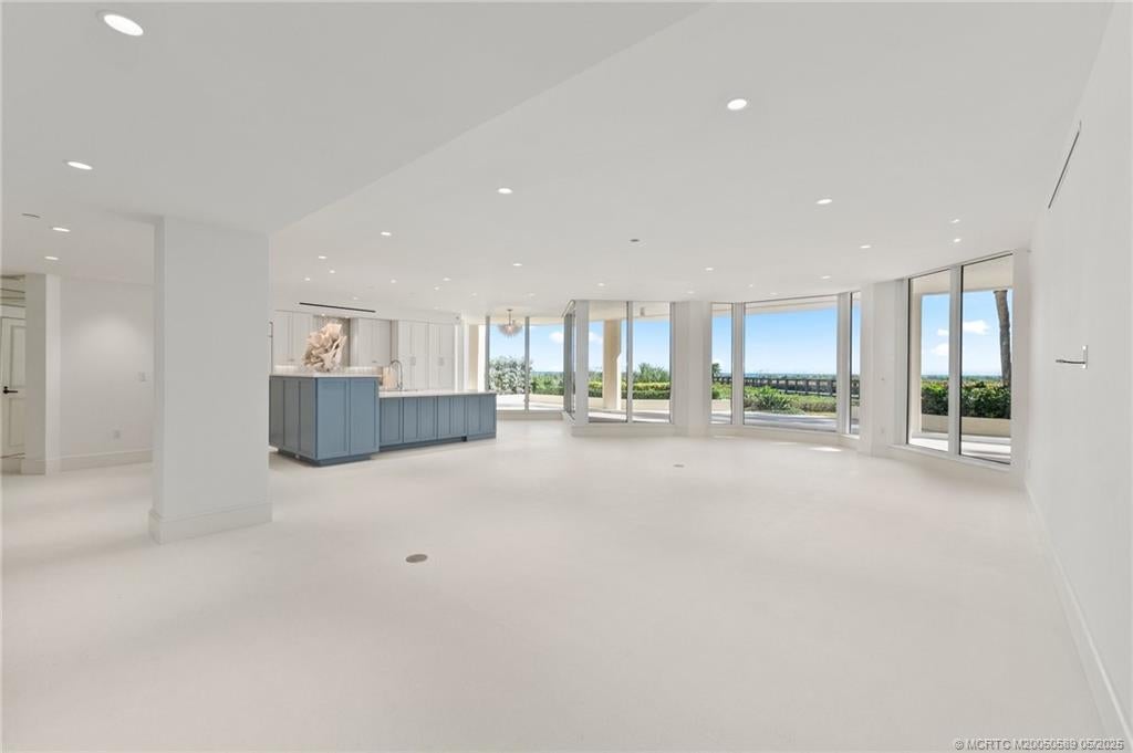 Stuart, Florida, 34996, United States, ,3 BathroomsBathrooms,Residential,Active,1806933