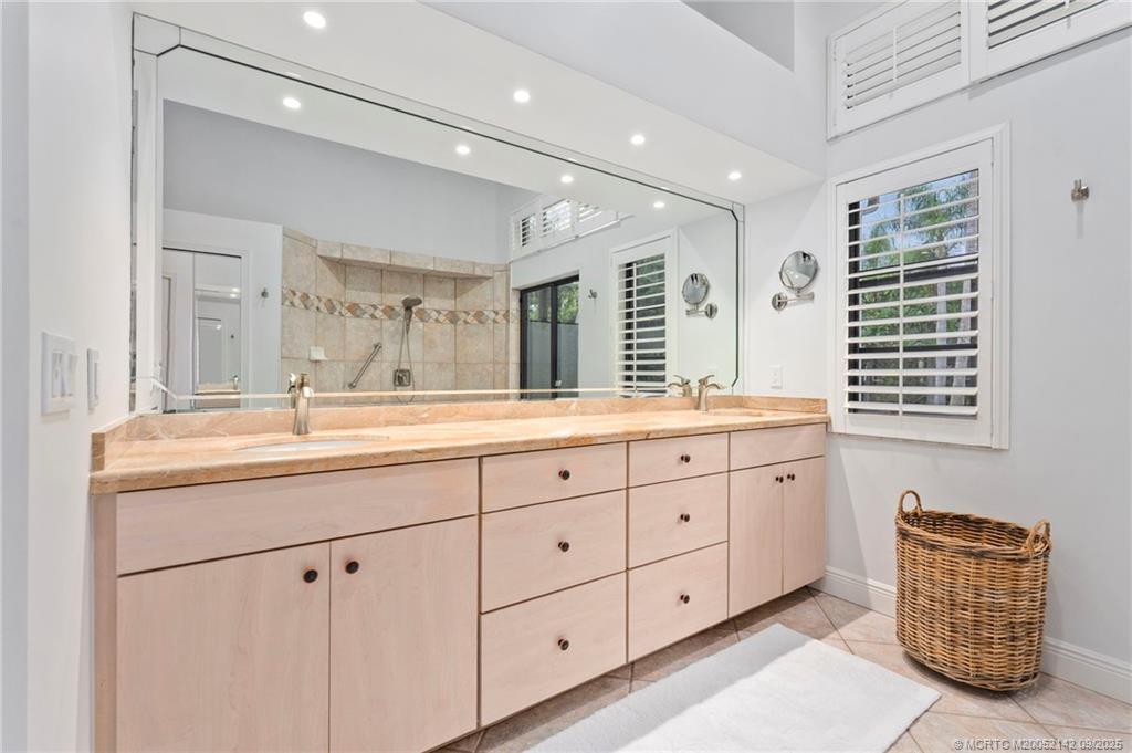 Jensen Beach, Florida, 34957, United States, 4 Bedrooms Bedrooms, ,5 BathroomsBathrooms,Residential,Active,1945068