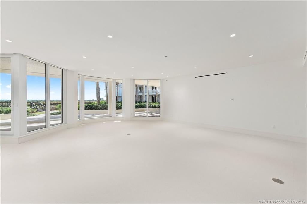 Stuart, Florida, 34996, United States, ,3 BathroomsBathrooms,Residential,Active,1806933