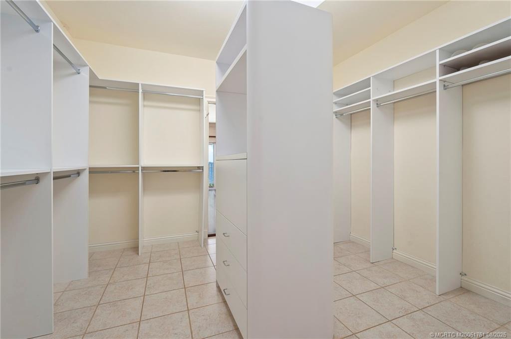 Stuart, Florida, 34996, United States, 5 Bedrooms Bedrooms, ,4 BathroomsBathrooms,Residential,Active,1914638