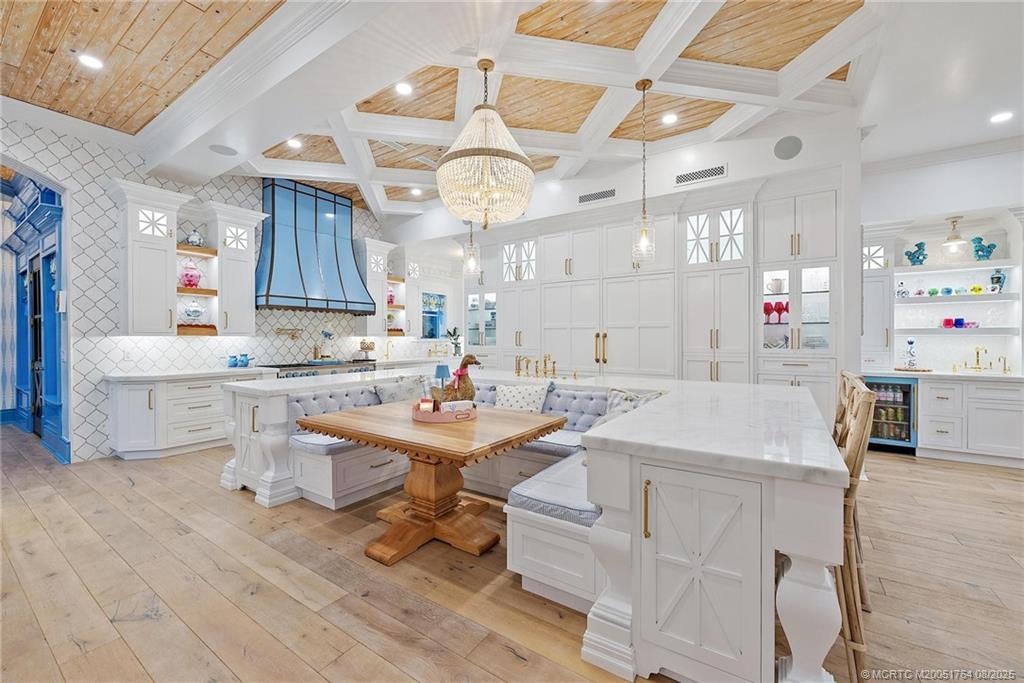 Palm City, Florida, 34990, United States, 5 Bedrooms Bedrooms, ,6 BathroomsBathrooms,Residential,Active,1914928