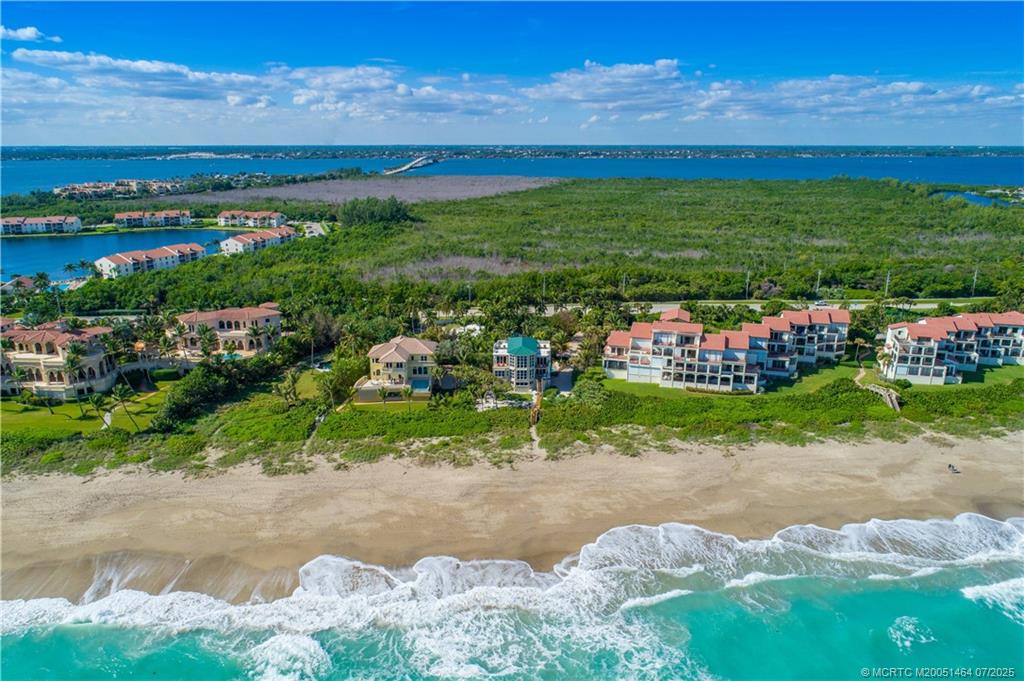 Jensen Beach, Florida, 34957, United States, ,5 BathroomsBathrooms,Residential,Active,1894216