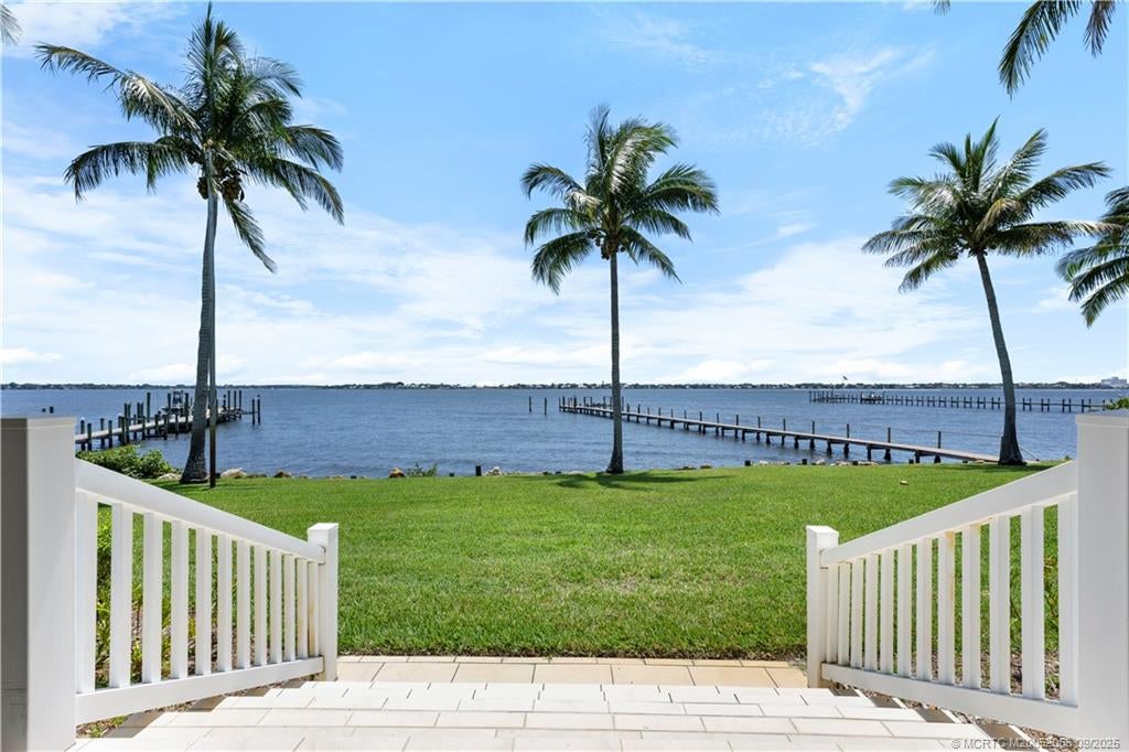 Jensen Beach, Florida, 34957, United States, 2 Bedrooms Bedrooms, ,3 BathroomsBathrooms,Residential,Active,1936446