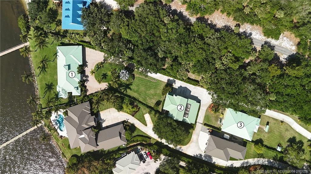Jensen Beach, Florida, 34957, United States, 2 Bedrooms Bedrooms, ,3 BathroomsBathrooms,Residential,Active,1936446