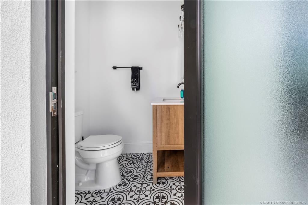 Jensen Beach, Florida, 34957, United States, 4 Bedrooms Bedrooms, ,5 BathroomsBathrooms,Residential,Active,1954333