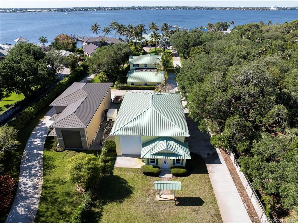 Jensen Beach, Florida, 34957, United States, 2 Bedrooms Bedrooms, ,3 BathroomsBathrooms,Residential,Active,1936446
