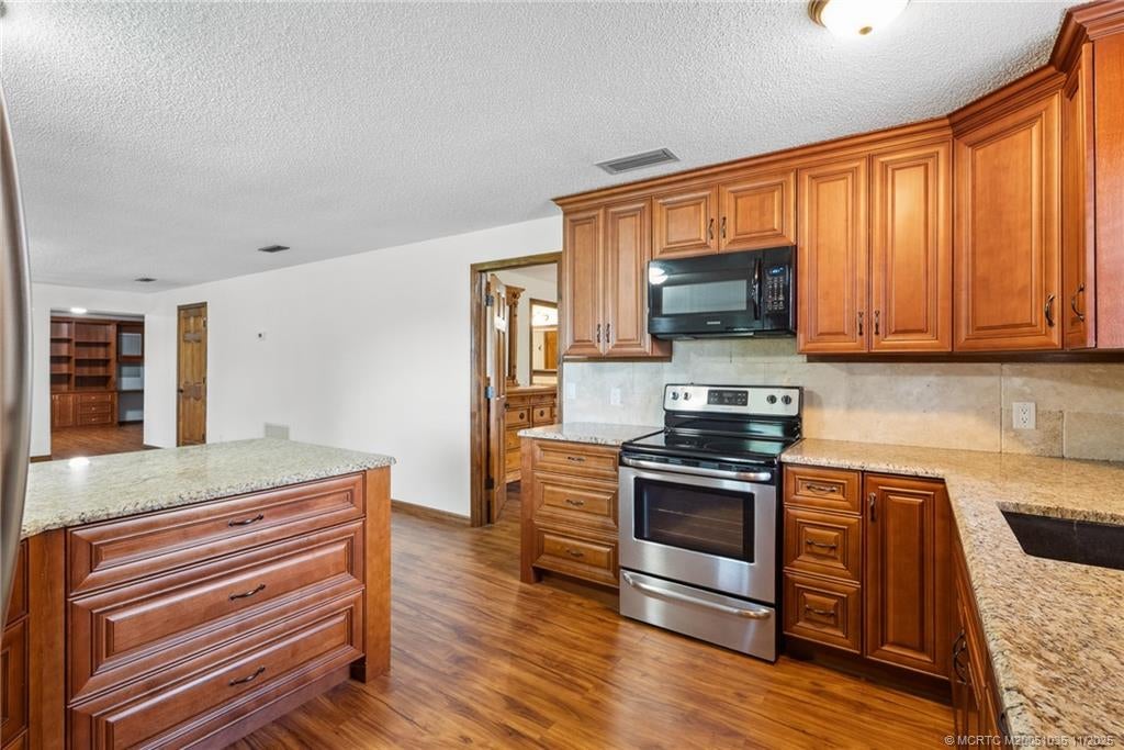 Palm City, Florida, 34990, United States, 5 Bedrooms Bedrooms, ,3 BathroomsBathrooms,Residential,Active,1862879