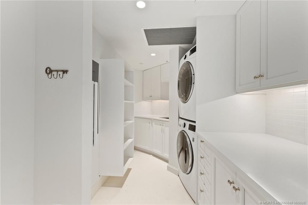 Stuart, Florida, 34996, United States, ,3 BathroomsBathrooms,Residential,Active,1806933