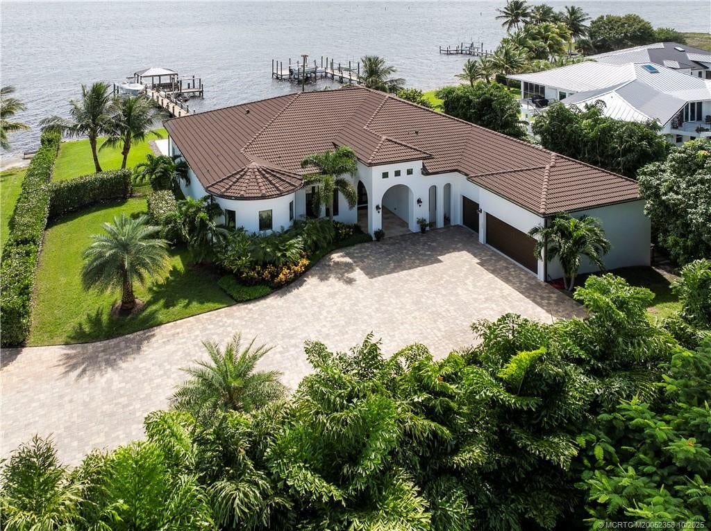 Jensen Beach, Florida, 34957, United States, 4 Bedrooms Bedrooms, ,5 BathroomsBathrooms,Residential,Active,1954333