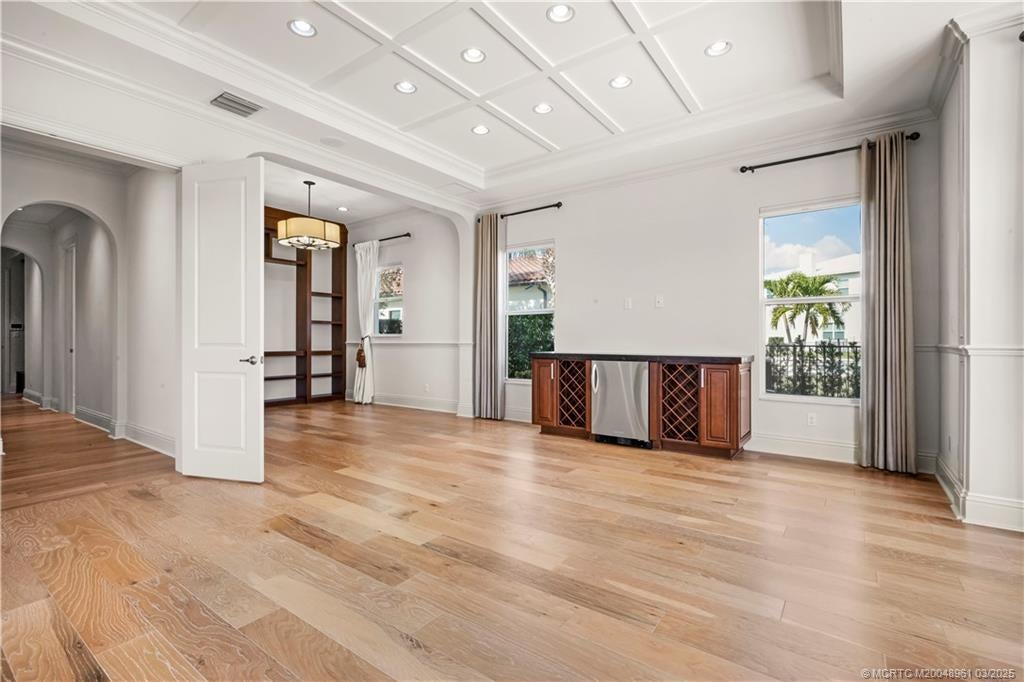 Palm City, Florida, 34990, United States, 5 Bedrooms Bedrooms, ,8 BathroomsBathrooms,Residential,Active,1747378