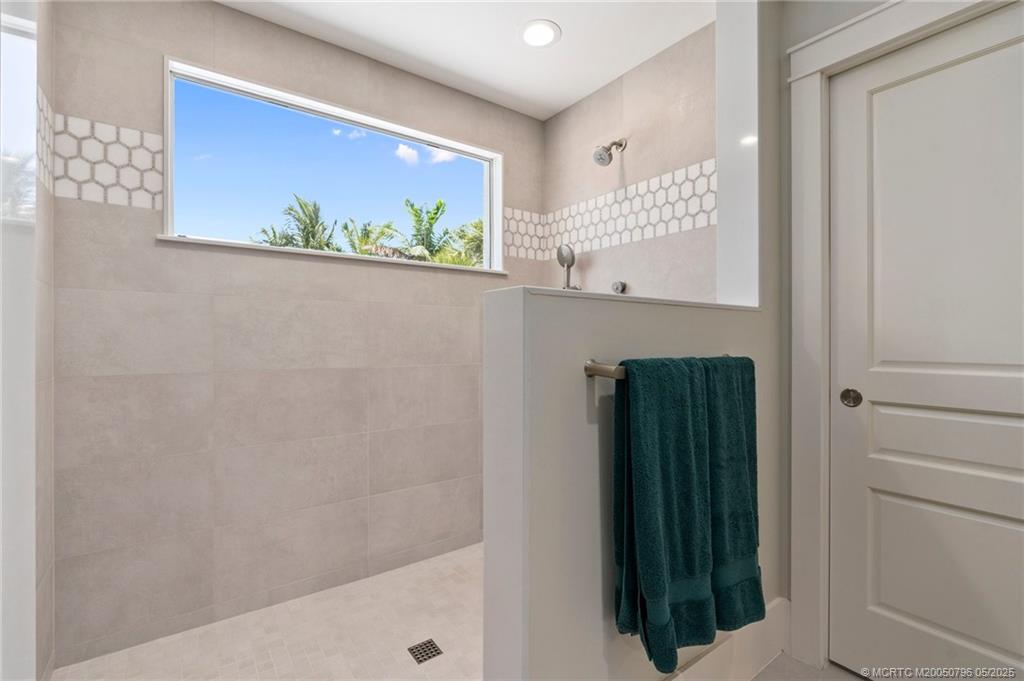 Stuart, Florida, 34996, United States, 4 Bedrooms Bedrooms, ,6 BathroomsBathrooms,Residential,Active,1829889