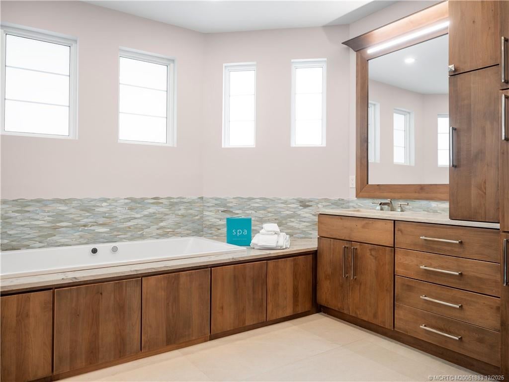 Hobe Sound, Florida, 33455, United States, 4 Bedrooms Bedrooms, ,4 BathroomsBathrooms,Residential,Active,1933731