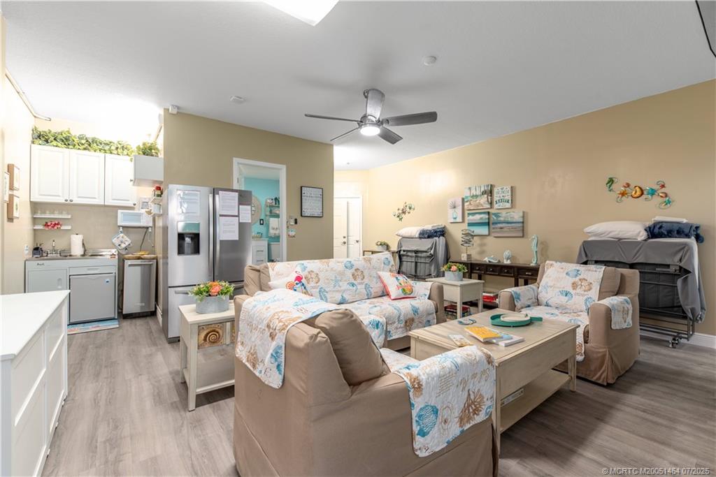 Jensen Beach, Florida, 34957, United States, ,5 BathroomsBathrooms,Residential,Active,1894216