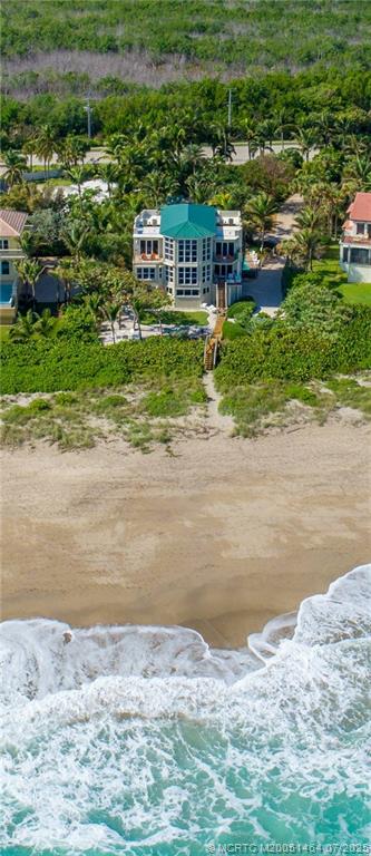 Jensen Beach, Florida, 34957, United States, ,5 BathroomsBathrooms,Residential,Active,1894216