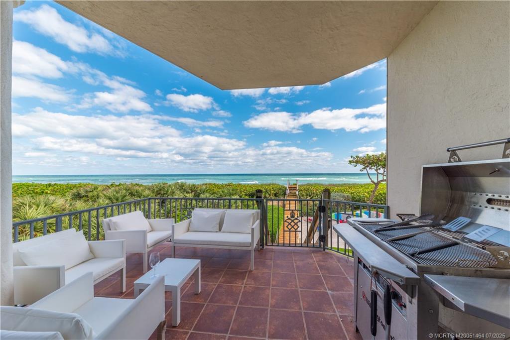 Jensen Beach, Florida, 34957, United States, ,5 BathroomsBathrooms,Residential,Active,1894216