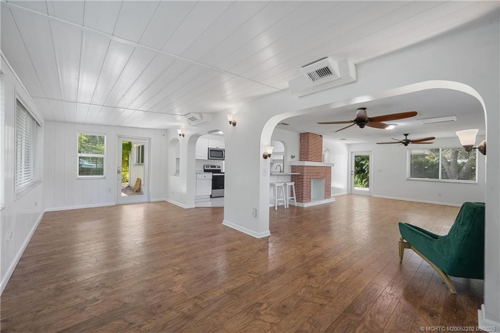 Stuart, Florida, 34994, United States, 2 Bedrooms Bedrooms, ,2 BathroomsBathrooms,Residential,Active,1945266