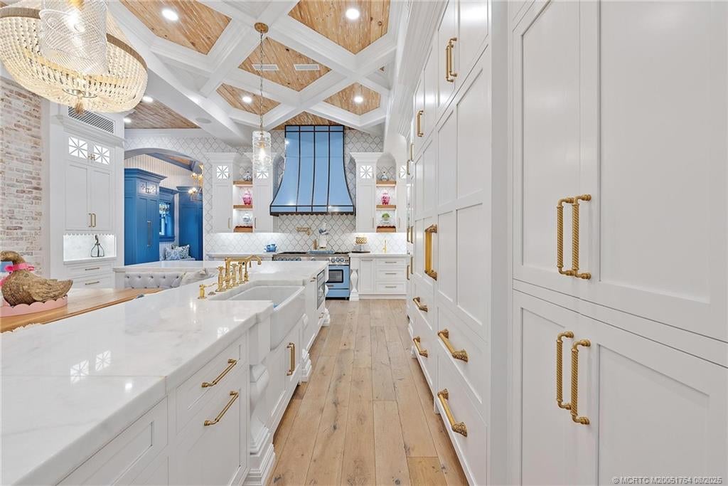 Palm City, Florida, 34990, United States, 5 Bedrooms Bedrooms, ,6 BathroomsBathrooms,Residential,Active,1914928